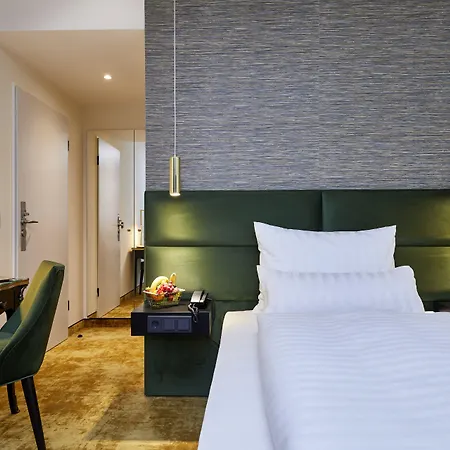 Carls Hotel 4*